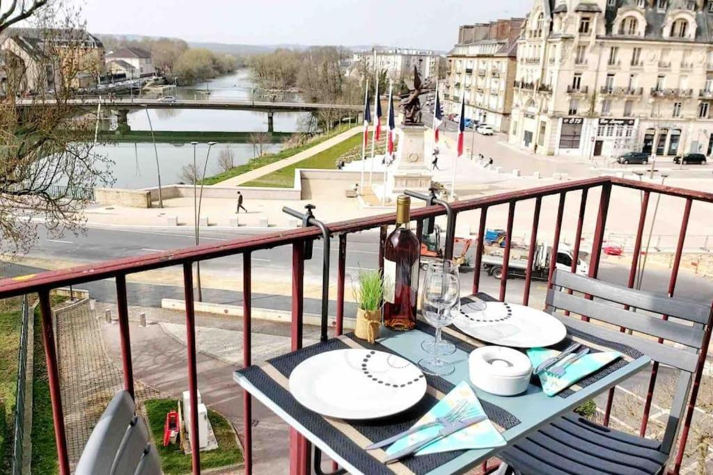 T1 Cocooning A L'Hotel De Ville Шарлевіль-Мезьєр Екстер'єр фото